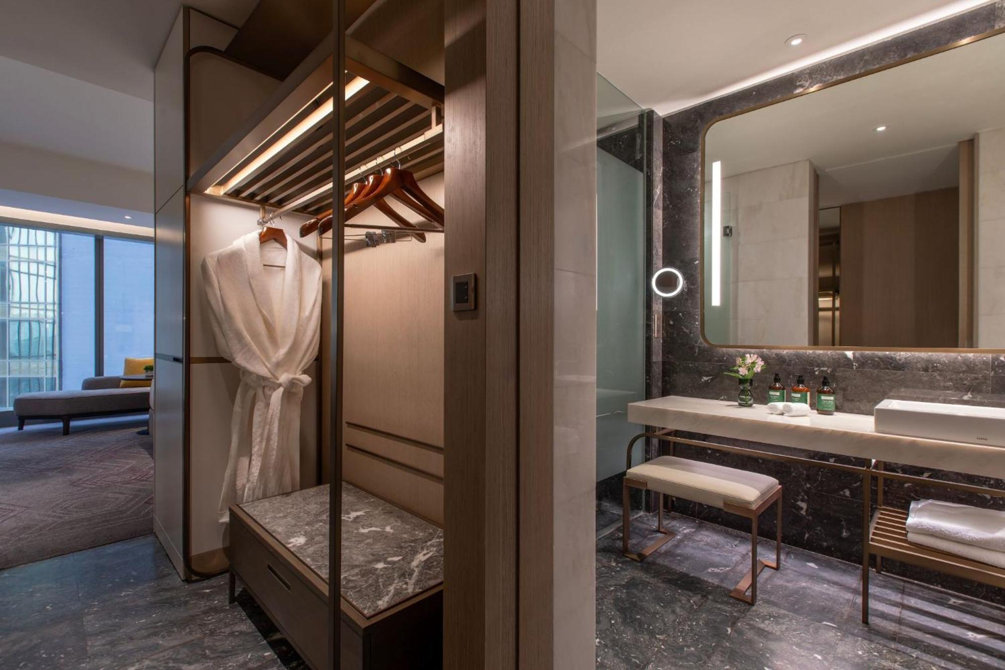 Premium King Room,1619370941:JPEG